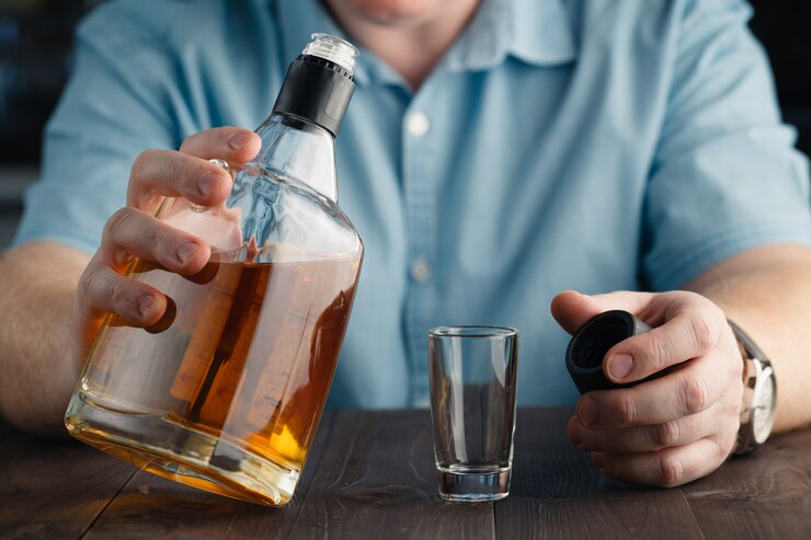 Alkol Zehirlenmesi (Alkol Koması) Nedir? Belirtileri Nelerdi